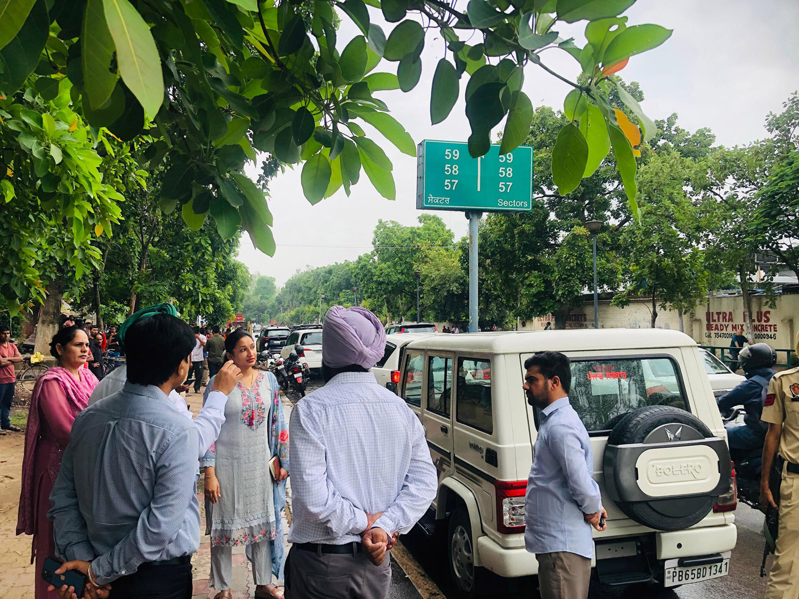 DC Inspects Mohali Roads Under Punjab Road Cleanliness Mission